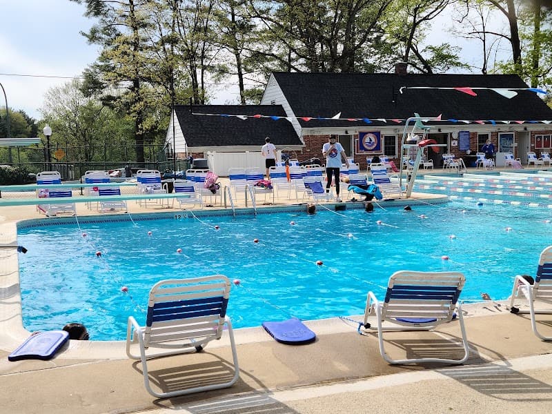 Old Farm Swim & Paddle Tennis Club