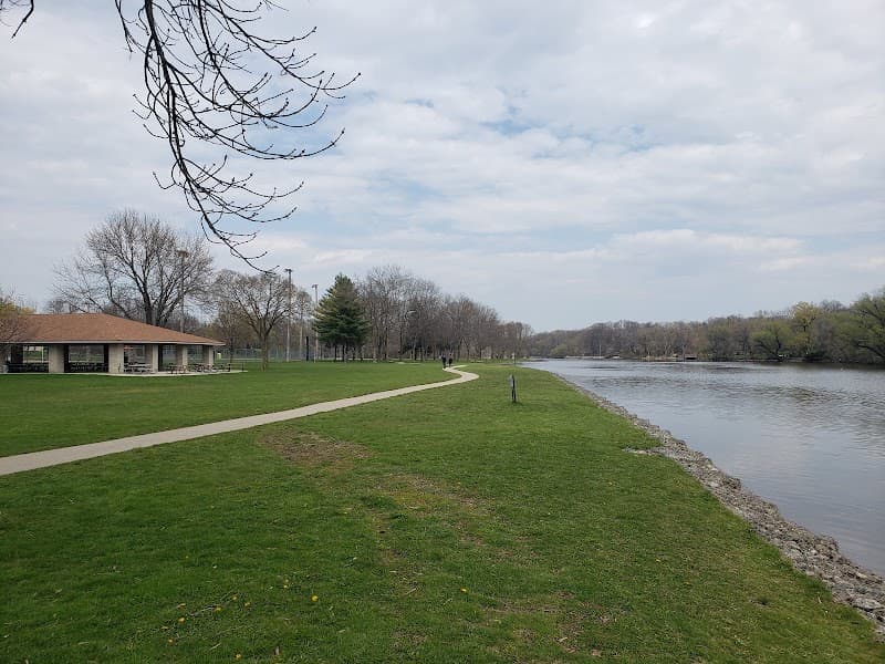 Thiensville Village Park Tennis & Pickleball Courts