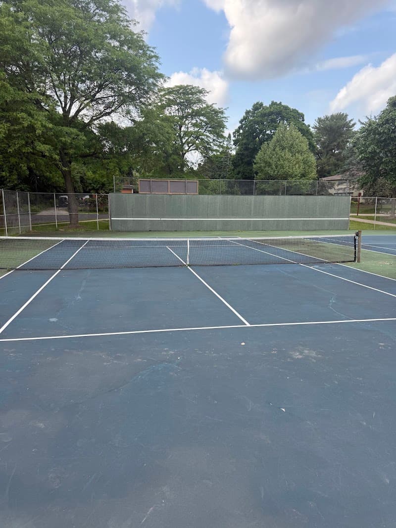 Shorewood Hills Tennis and Pickleball Courts