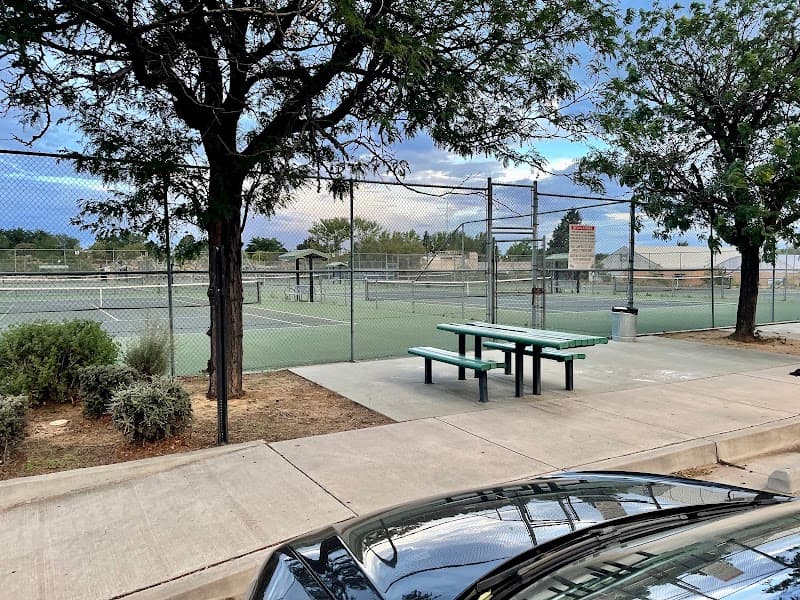 Arroyo Del Oso Tennis Courts