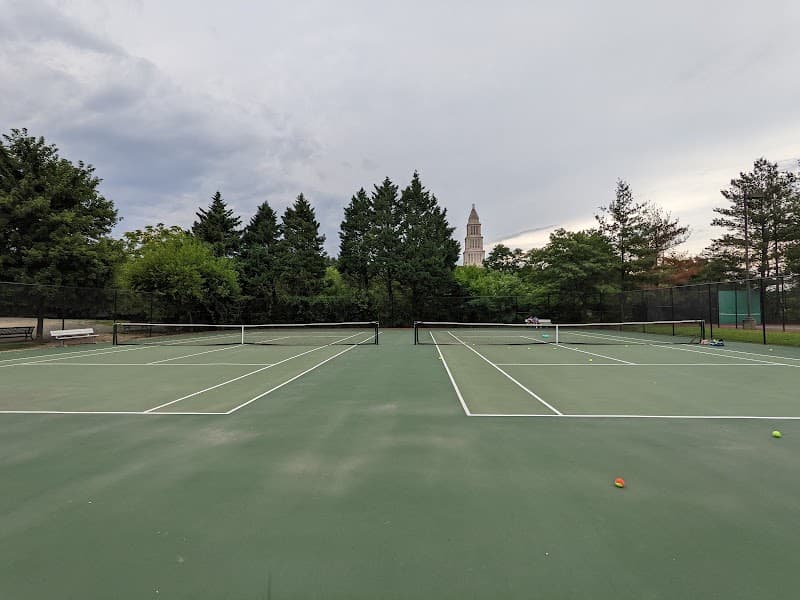 Carlyle Tennis Courts