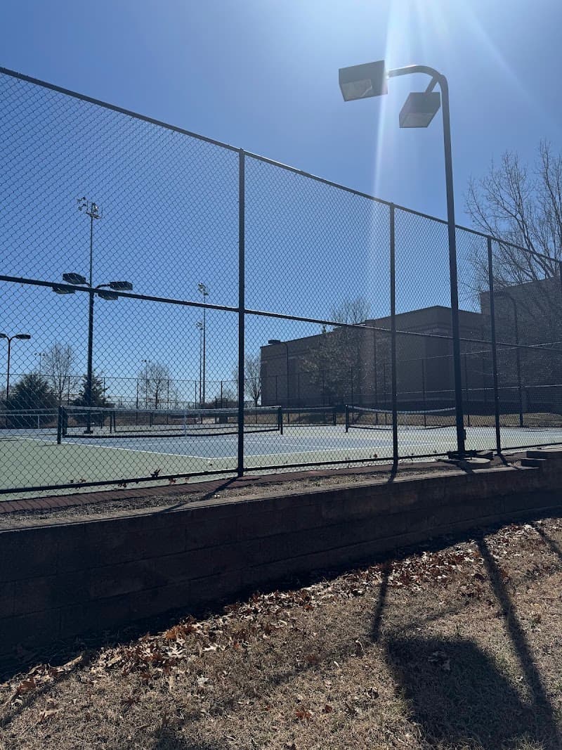 Graves Fitness Center Tennis Courts