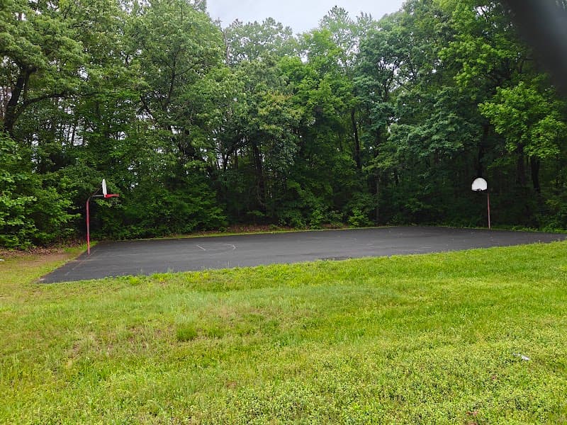 Huntington Recreation Area Tennis and Basketball court