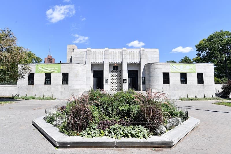 Williamsbridge Oval Recreation Center